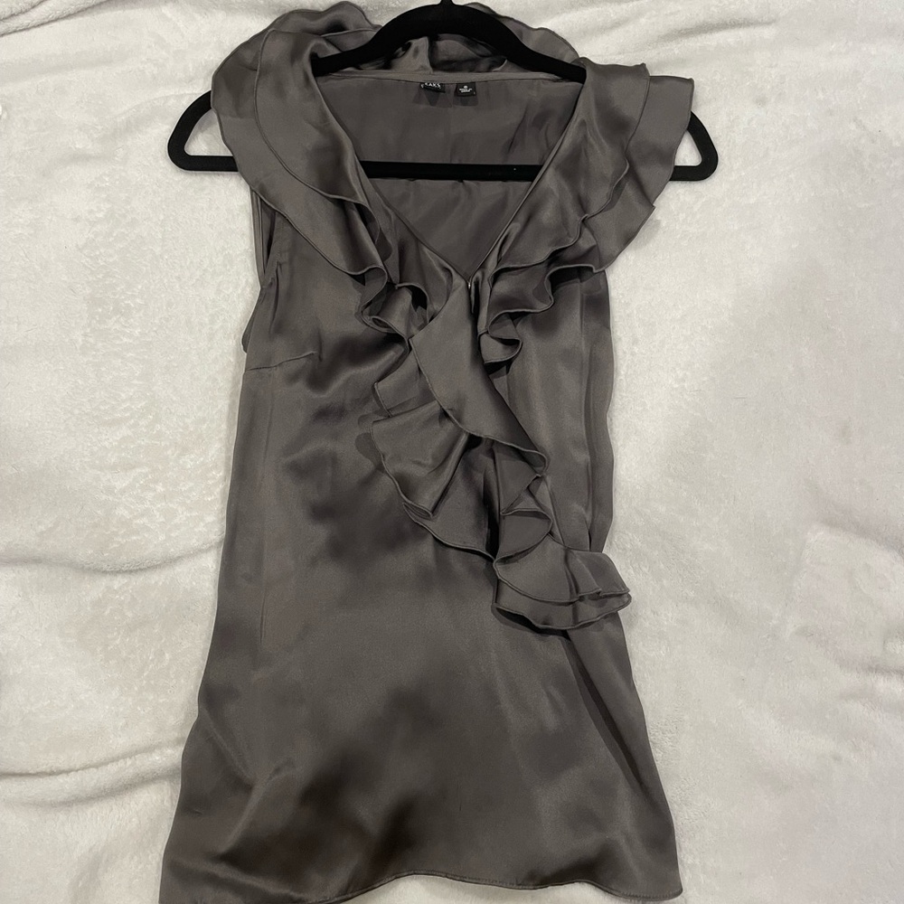 Women’s saks fifth top. Size 6